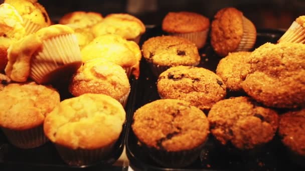 Magdalenas, muffins típicos españoles — Vídeos de Stock