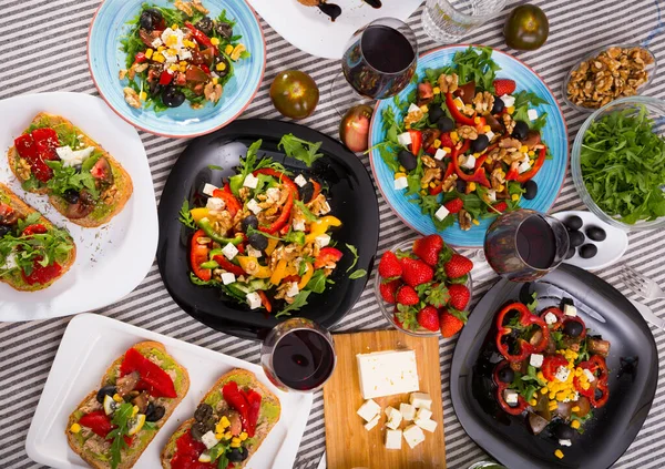 Blick von oben auf vegetarische Gerichte — Stockfoto