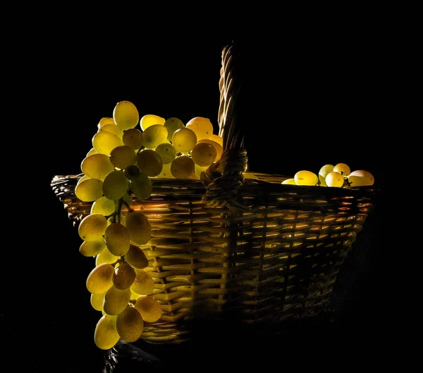 Harvest Grape Basket Dark — Stock Photo, Image