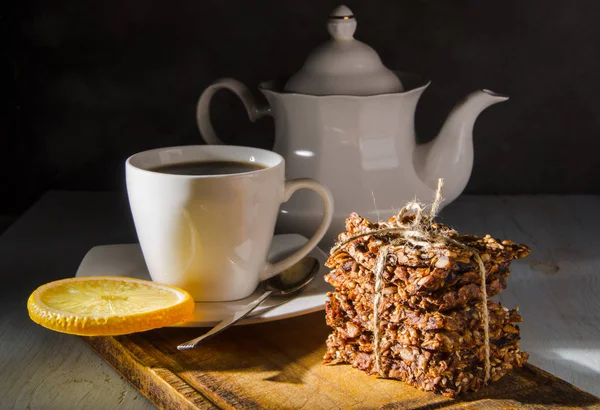 Biscoitos Doces Caseiros Com Sementes Chá Tábua Madeira Escuro — Fotografia de Stock