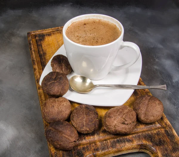 Café Com Biscoitos Placa Corte Velha Escuro — Fotografia de Stock