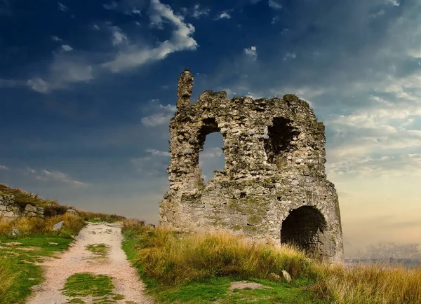 Ruinele Castelului Antic Distrus — Fotografie, imagine de stoc