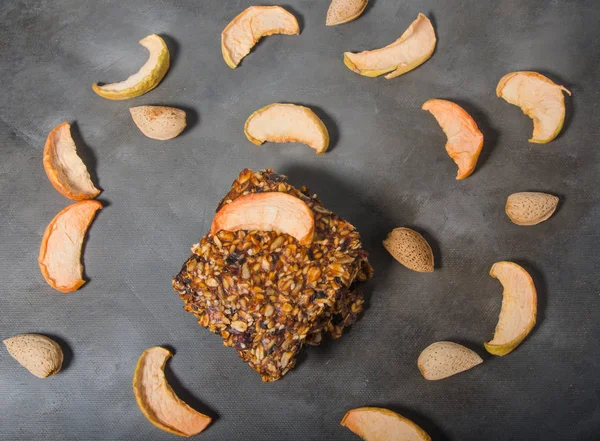 Grain Crunch Och Torr Fruite Mörk Bakgrund — Stockfoto