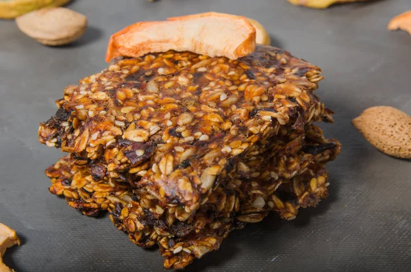 Grain Crunch Och Torr Fruite Mörk Bakgrund — Stockfoto