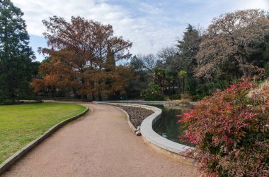 havuz ve bahçe botanik bahçesi içinde