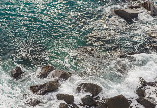 Σέρφινγκ Κύματα Ουρική Αρθρίτιδα Στην Ακτή Της Θάλασσας — Φωτογραφία Αρχείου