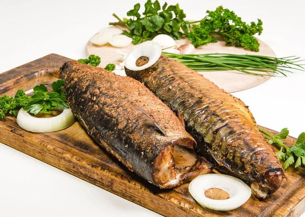 Smoked fish with greens — Stock Photo, Image