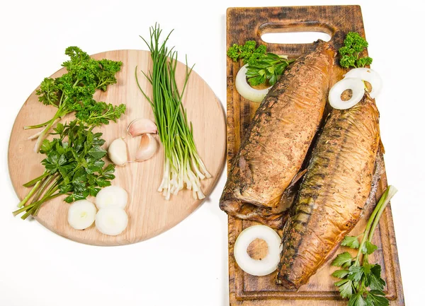 Smoked fish with greens — Stock Photo, Image