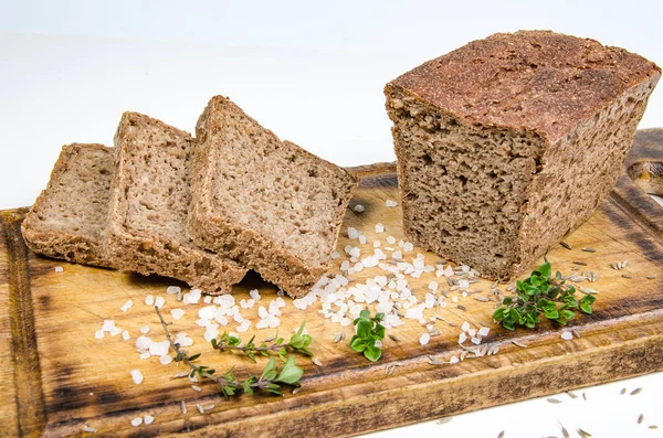 Hausgemachtes Brot mit Gewürzen — Stockfoto