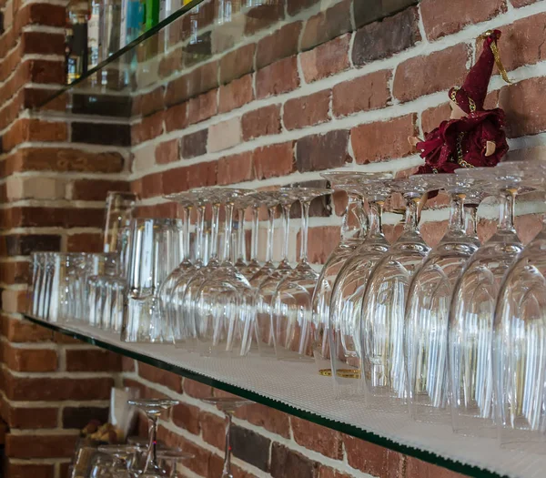 Many transparent crystal wine glasses — Stock Photo, Image