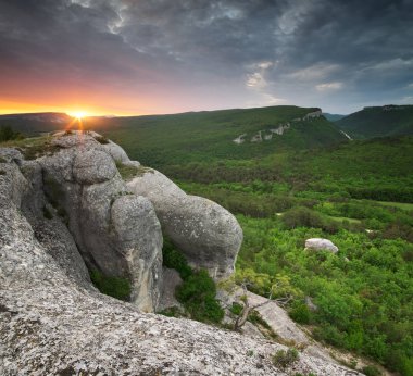 Dağ manzarası. Doğanın bileşimi.