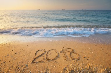 2018 yıl deniz kıyısında. Tasarım öğesi.