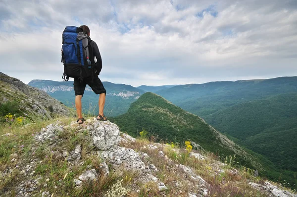 Turista Viajante Montanha Composição Natural — Fotografia de Stock