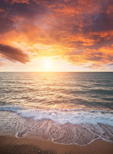 美しい海の景色 浜辺の波 自然の空気の組成 — ストック写真