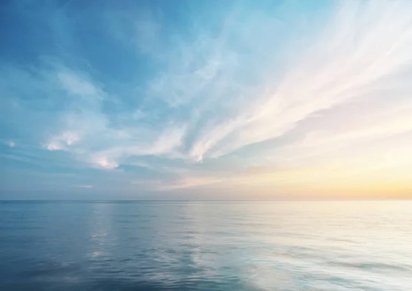 美しい海の風景の反射 自然の概要と背景組成 — ストック写真