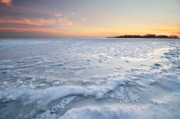 Kış Manzarası Yüzeyindeki Buz Doğanın Bileşimi — Stok fotoğraf