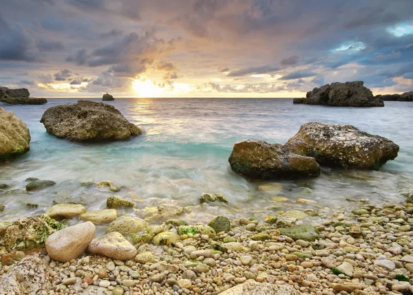 美しい海の景色 海に沈む夕日 自然の組成 — ストック写真