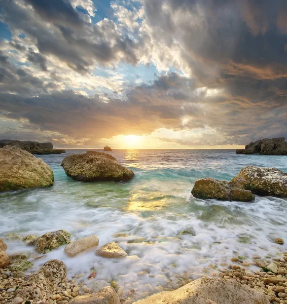 Όμορφη Θαλασσογραφία. Ηλιοβασίλεμα στη θάλασσα. — Φωτογραφία Αρχείου