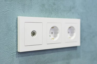 Duvarda duvar tv soketi