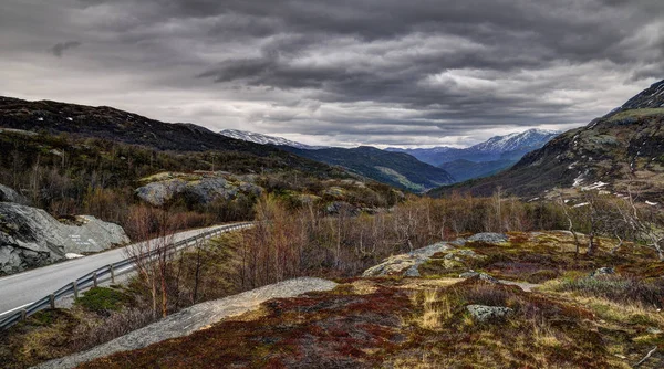 Национальный Парк Йотунхеймен Мрачный День Туристических Дорог Норвегии Снег Облака — стоковое фото
