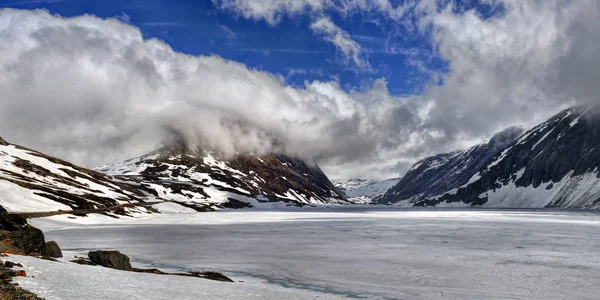 Фотография Облаке Озеро Джупватнет Ледниковое Озеро Возле Горы Дальснибба — стоковое фото