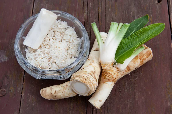 Horseradish Grated Roots Leaves Close Old Wooden Table — Stock Photo, Image