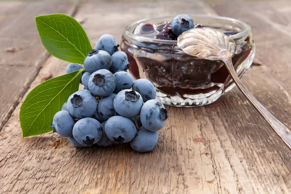 Blaubeermarmelade Und Beeren Nahaufnahme Auf Einem Alten Holztisch Stockbild