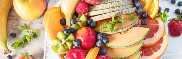 Placa Frutas Frescas Mezcladas Concepto Comida Saludable — Foto de Stock