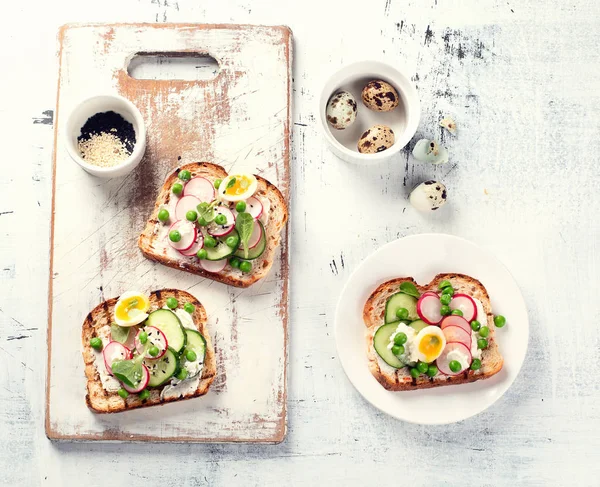 Healthy Spring Toasts Healthy Breakfast Concept — Stock Photo, Image