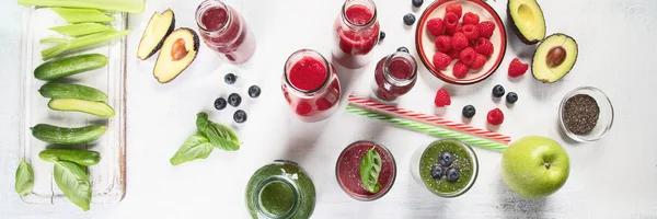 Verse Groenten Fruit Smoothies Glazen Flessen Gezonde Voeding Detox Concept — Stockfoto