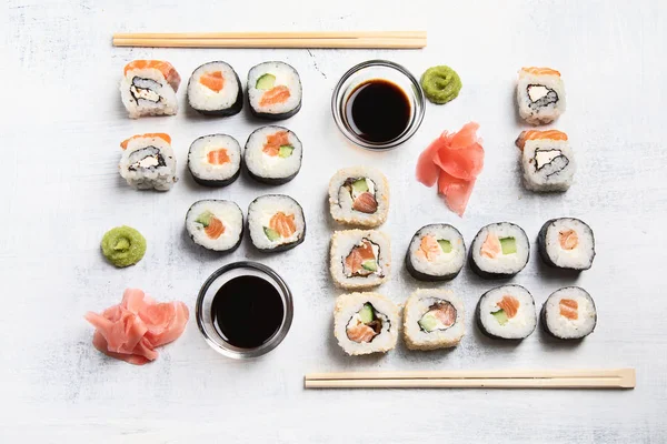 Rulouri Sushi Mâncare Tradițională Japoneză — Fotografie, imagine de stoc