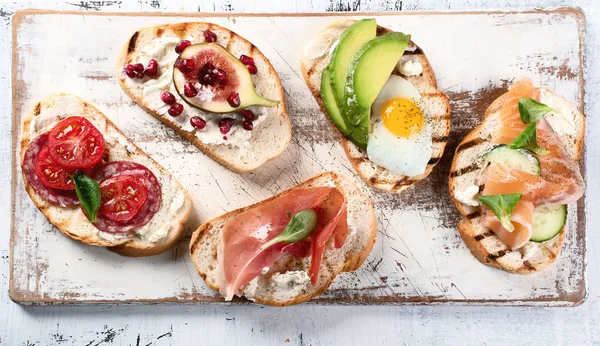 Sandwiches Set Vorhanden Italienische Bruschetta Oder Spanische Tapas — Stockfoto