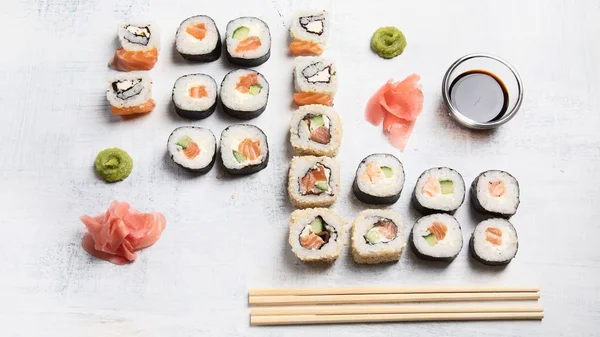 Rulouri Sushi Mâncare Japoneză Privire Sus — Fotografie, imagine de stoc