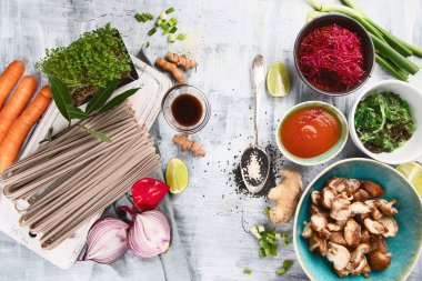 Asya gıda arka plan. Asya Vejetaryen yemek malzemeler. Üstten görünüm