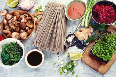 Asya gıda arka plan. Asya Vejetaryen yemek malzemeler. Üstten görünüm