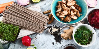 Asya gıda arka plan. Asya Vejetaryen yemek malzemeler. Üstten görünüm