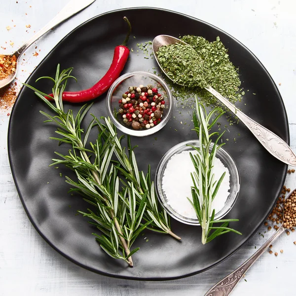 Färsk Rosmarin Grönsaker Och Kryddor Hälsosam Matlagning Koncept Ovanifrån — Stockfoto