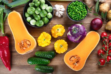 Taze ve sebze yetiştirilen yerel gıda bileşimi. Doğal tarım ürünleri. Sağlıklı beslenme kavramı. 