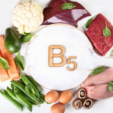 Gıda ile Vitamin B5 (pantotenik asit). Sağlıklı gıda kavramı. Üstten görünüm