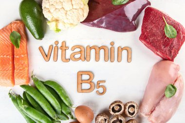 Gıda ile Vitamin B5 (pantotenik asit). Sağlıklı gıda kavramı. Üstten görünüm