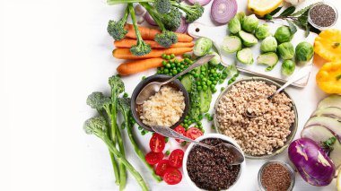 Sağlıklı yemekler pişirmek. Temiz, vegan, vejetaryen yemek dengeli. Ntrient zengin gıdalar kavramı. Panorama