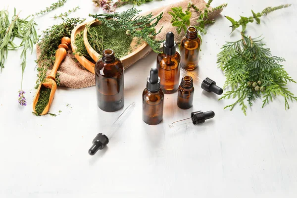 Lahve Esenciálních Olejů Bylinné Medicíny Aromaterapii — Stock fotografie