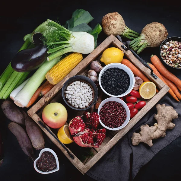 Fresh Vegetables Legumes Wooden Box Organic Food Vegan Food Ingredients — Stock Photo, Image