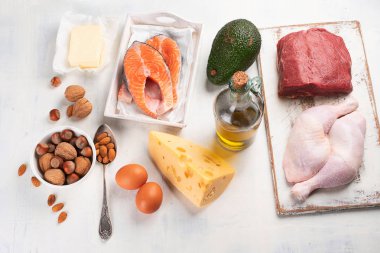 Ketogenic düşük karbonhidrat diyeti. Sağlıklı yemek yeme.