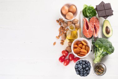 beyin ve hafıza, sağlıklı beslenme kavramı için gıda düzenlemenin üstten görünüm