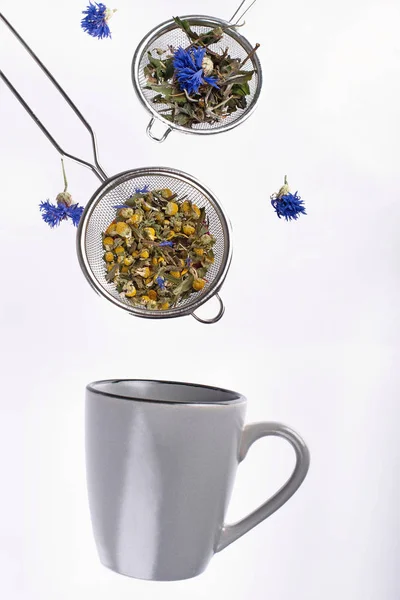 Close View Herbal Tea Falling Cup Healthy Diet Concept — Stock Photo, Image