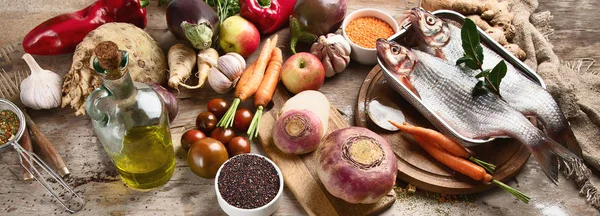 Vue Rapprochée Des Ingrédients Cuisson Sur Une Planche Bois Rustique — Photo