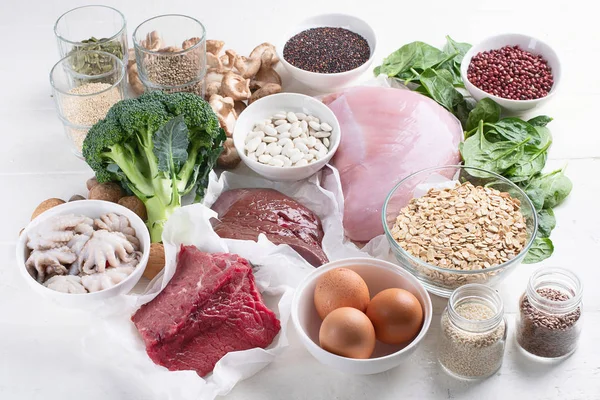 丰富的铁 健康饮食概念的产品排列视图 — 图库照片