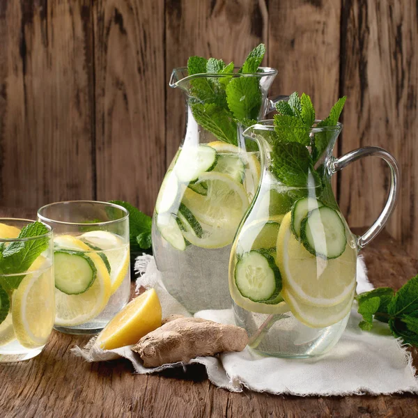 Fresh Lemonade Lemon Cucumber Slices — Stock Photo, Image