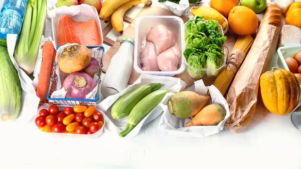 Belanjaan Makanan Kesehatan Yang Berbeda Konsep Belanja Grosir Diet Seimbang — Stok Foto